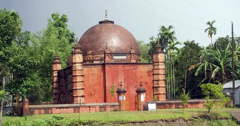 আতিয়া জামে মসজিদ, টাঙ্গাইল: ( ঐতিহাসিক ও ধর্মীয় স্থান)