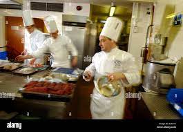 Bashundhara Group Looking For Demi Chef, Hot Kitchen